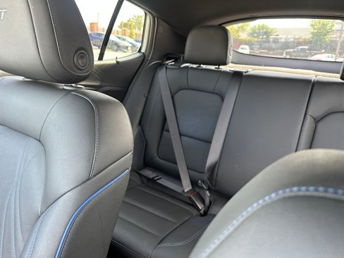 Used 2025 Buick Envista Sport Touring image 37