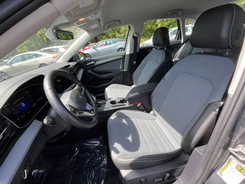 Used 2025 Volkswagen Jetta SE image 23