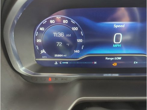 Used 2024 Chevrolet Suburban Premier image 17