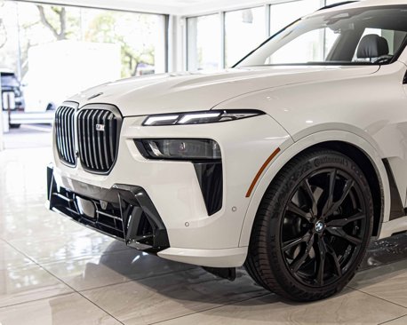 Used 2025 BMW X7 M60i w/ Climate Comfort Package image 4