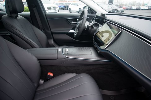Used 2025 Mercedes-Benz E 350 4MATIC Sedan image 32