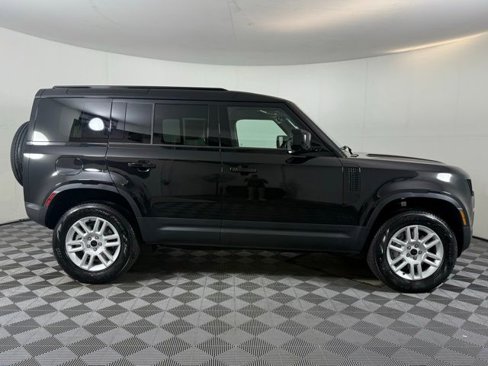 New 2026 Land Rover Defender 110 S image 9