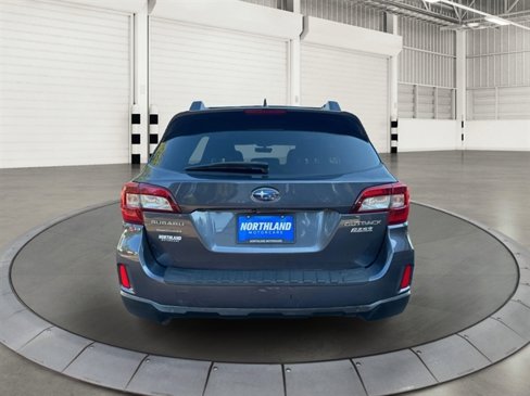 Used 2017 Subaru Outback 2.5i Premium image 3