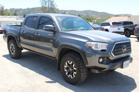 Used 2017 Toyota Tacoma TRD Off-Road image 3