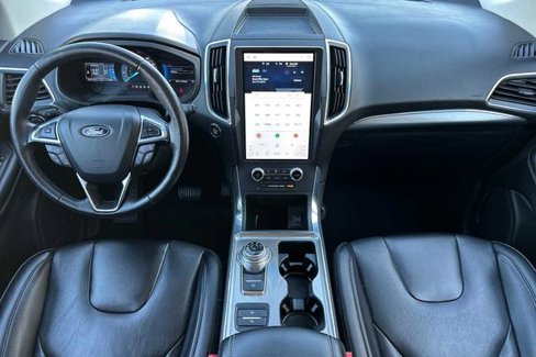 Certified 2022 Ford Edge Titanium image 5
