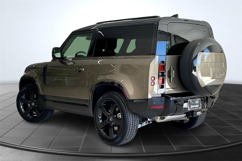 New 2025 Land Rover Defender 90 X-Dynamic SE image 3