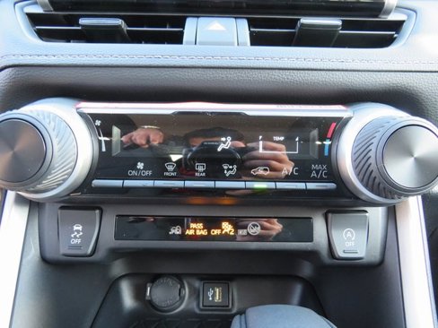 New 2025 Toyota RAV4 LE image 28
