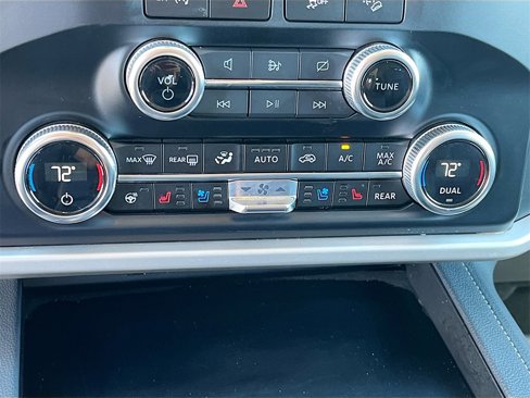 Used 2024 Ford Expedition Max XLT image 16