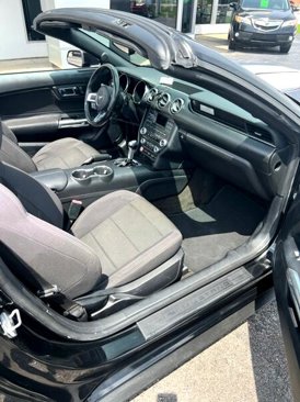 Used 2017 Ford Mustang Convertible image 8