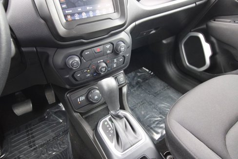 Used 2021 Jeep Renegade Latitude w/ Convenience Group image 16