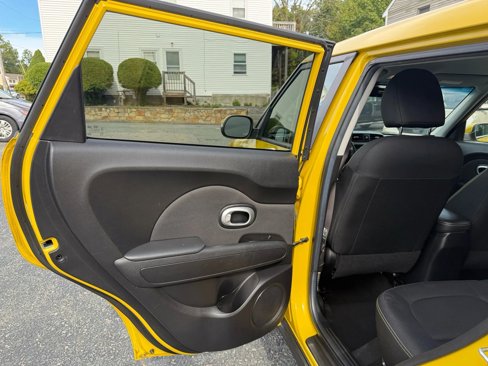 Used 2014 Kia Soul + image 18