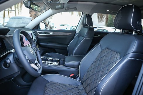 New 2025 Volkswagen Atlas SEL Premium R-Line image 33