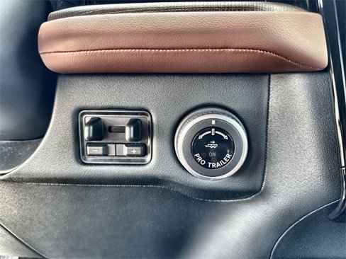 New 2025 Lincoln Navigator Reserve image 25