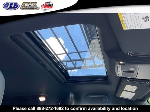 Used 2023 Nissan Armada SL w/ Midnight Edition Package image 13