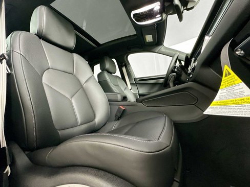 New 2025 Porsche Macan image 29