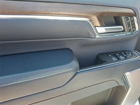 Used 2024 Chevrolet Silverado 2500 High Country w/ High Country Premium Package image 12