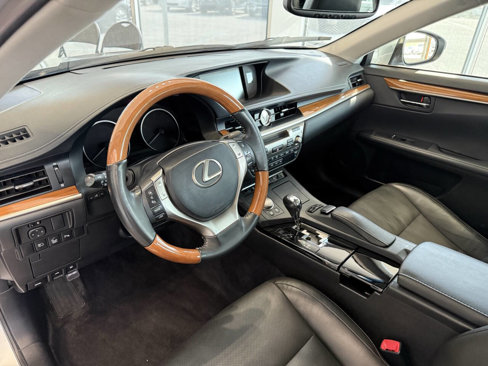 Used 2014 Lexus ES 300h image 20
