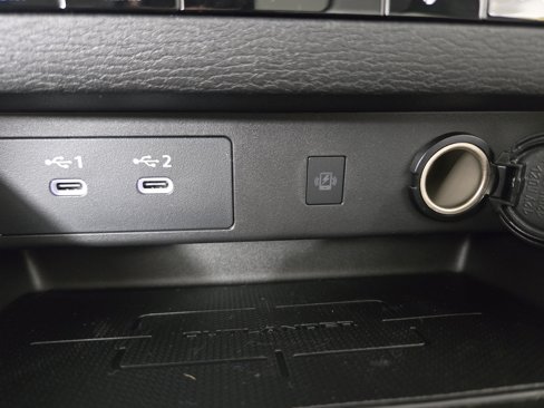 New 2025 Mitsubishi Outlander SE image 28