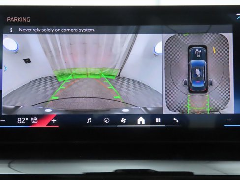 Used 2025 BMW 530i w/ Premium Package image 17