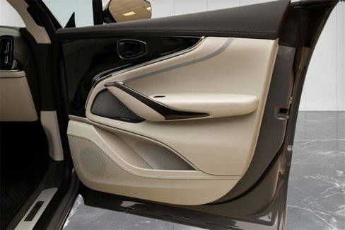 New 2025 Aston Martin DBX 707 image 32