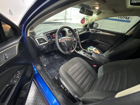 Used 2018 Ford Fusion SE image 11