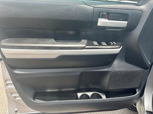 Used 2018 Toyota Tundra SR5 image 9