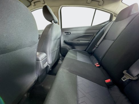 Used 2025 Nissan Versa SV image 30