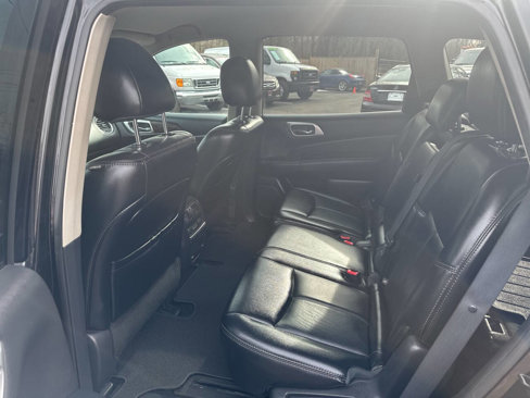 Used 2015 Nissan Pathfinder SL w/ SL Tech Package image 15