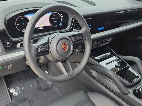 Used 2025 Porsche Cayenne image 16