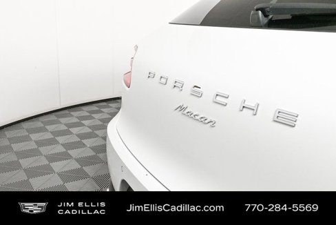 Used 2018 Porsche Macan image 36