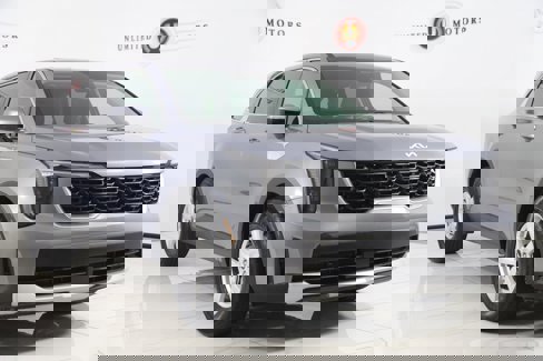 Used 2025 Kia Sorento LX image 18