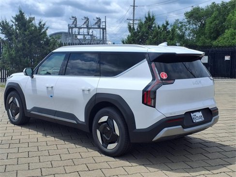New 2026 Kia EV9 Wind image 4