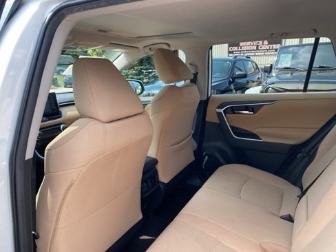 Used 2019 Toyota RAV4 XLE image 17