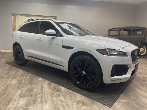 Used 2017 Jaguar F-PACE S image 5