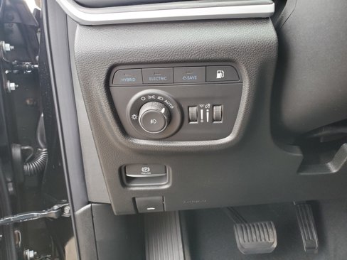 New 2025 Jeep Grand Cherokee Limited 4xe image 15