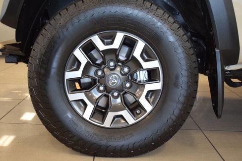 Used 2019 Toyota Tacoma TRD Off-Road w/ Technology Package image 26