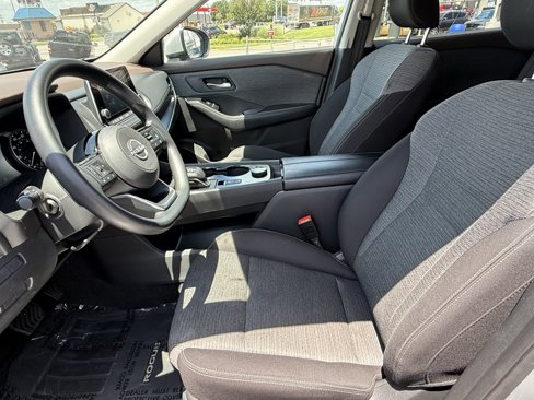 Used 2023 Nissan Rogue SV image 18