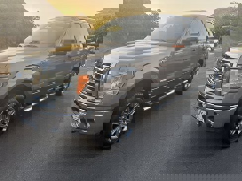Used 2012 Ford F150 XLT w/ XLT Convenience Pkg image 3