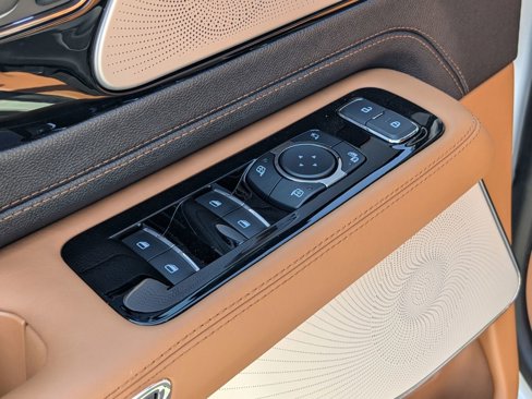 New 2025 Lincoln Aviator Black Label w/ Jet Appearance Package image 13