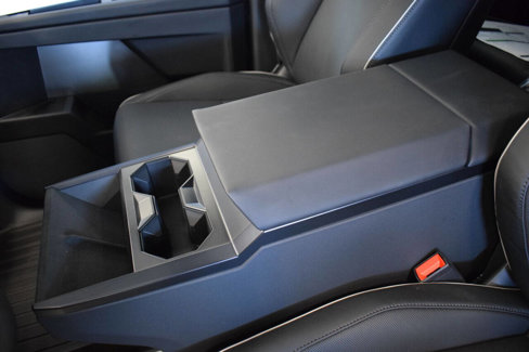 Used 2024 Tesla Cybertruck AWD Crew Cab image 38