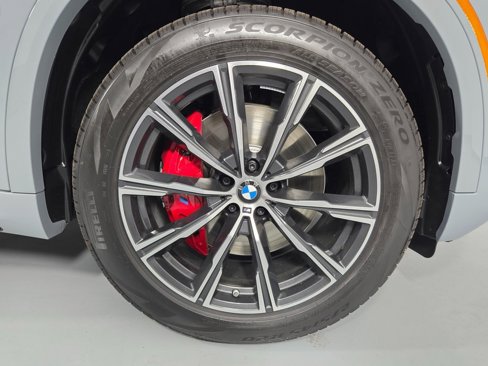 New 2026 BMW X5 xDrive40i w/ M Sport Package image 10