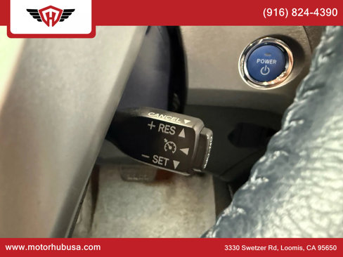 Used 2015 Toyota Prius Five image 24