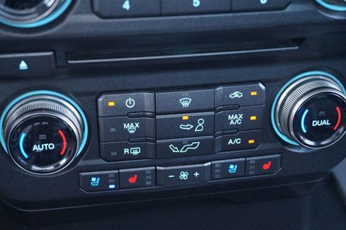 Used 2018 Ford F150 Raptor w/ Equipment Group 802A Luxury image 39