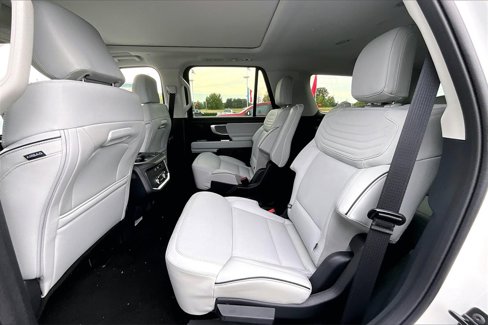 New 2025 Ford Expedition Platinum image 10