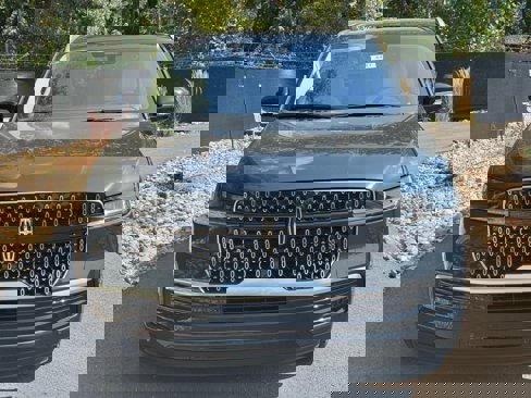 New 2025 Lincoln Navigator Reserve image 8