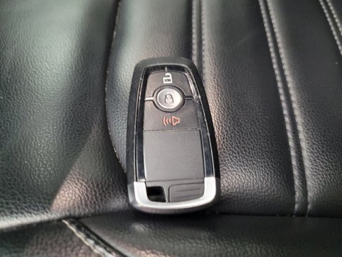 Used 2024 Ford Edge SEL image 32