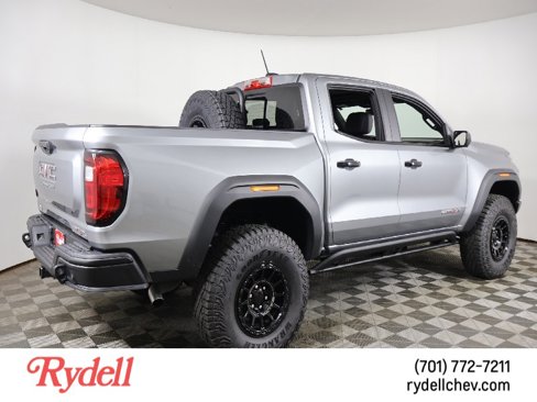 Certified 2025 GMC Canyon AT4 w/ AT4X AEV Edition image 3