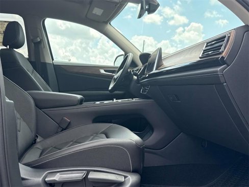 New 2025 Volkswagen Atlas SE image 14