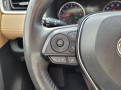 Certified 2021 Toyota RAV4 XLE Premium image 33
