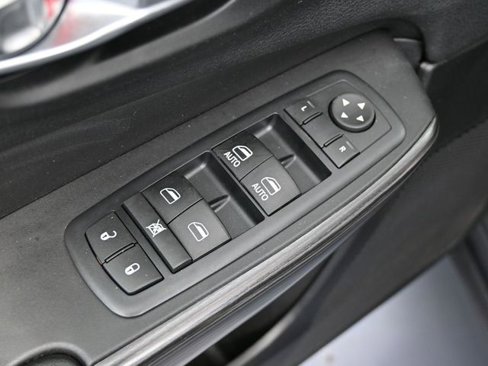 Used 2017 Jeep Cherokee Limited w/ Trailer Tow Group image 18